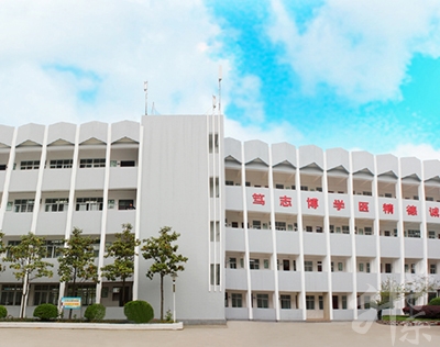 潛江衛(wèi)生學校